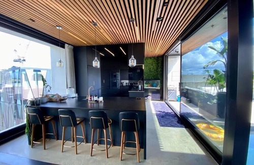 Grey Lynn Wohnung | Entertainers penthouse with 5 bedrooms pool & spa