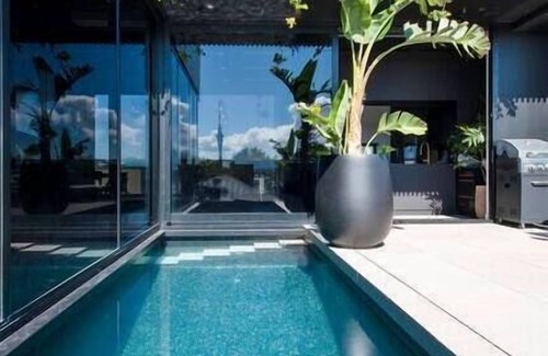 Grey Lynn Wohnung | Entertainers penthouse with 5 bedrooms pool & spa