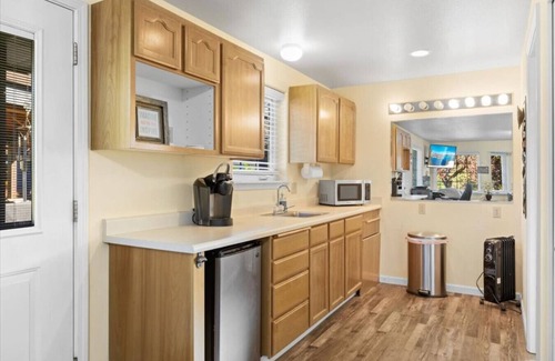 Medford Haus | Entertainment Home on Golf Course - Hot Tub /Pool