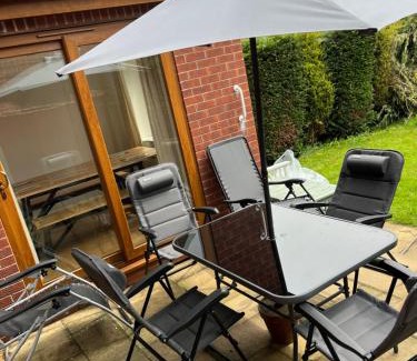 Mapperley Haus | Entire -4 Bedrooms Detached House with Driveway