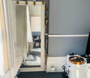 Reading Wohnung | Entire apartment castle view - 10 mins from reading station town centre