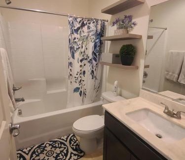 North Las Vegas Haus | Entire Guest Suite With Bedroom, Lounge, Bath, and Laundry