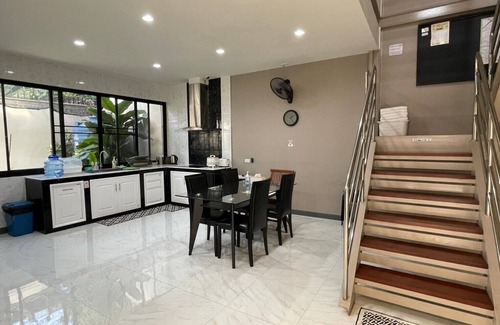 Bang Sue Haus | Entire house/4bedrooms/2mins to mrt/near Chatuchak Market