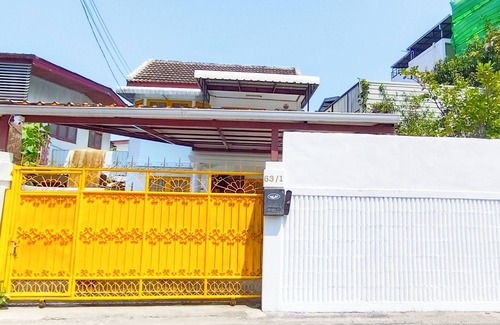 Suan Luang Haus | Entire House for 9 people near BTS Onnut