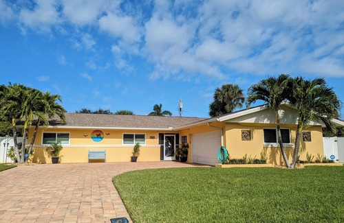 Venetian Way Haus | Entire home in Cocoa Beach, Florida. 6 guests, 4 bedrooms, 5 beds, 2 baths