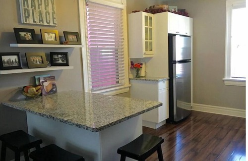Corryville Haus | Entire Home in the PERFECT Location! UC & Downtown