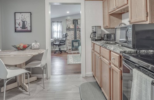 Middleton Haus | Entire Homestay with Cozy winter Fire Pit