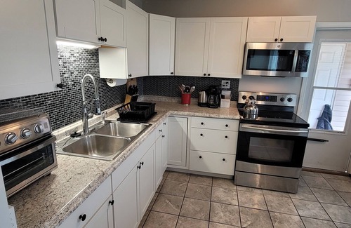 Xenia Haus | Entire House - Discounted for Over 7 days and Over 28 days