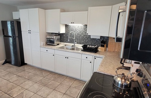 Xenia Haus | Entire House - Discounted for Over 7 days and Over 28 days