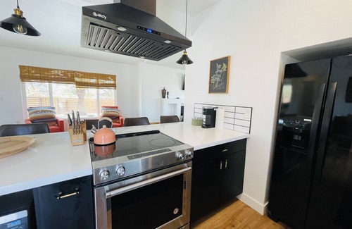 Twentynine Palms Haus | Stargaze 5 Minutes from Joshua Tree NP - Beautifully Renovated Modern Home