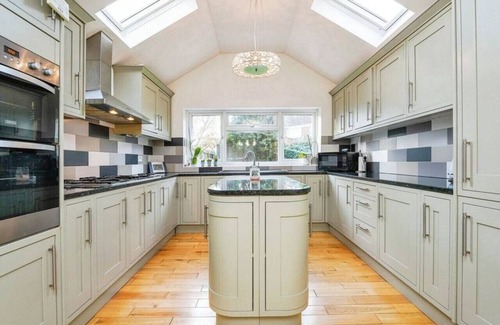 Quedgeley Haus | Entire House Quedgeley, Gloucester