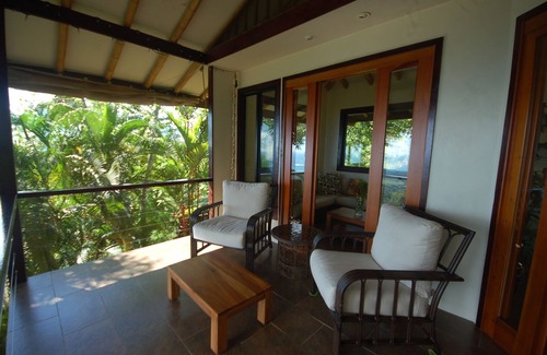 Uvita Haus | Herrlicher Meerblick! Papageien, Tukane und tropische Brise!