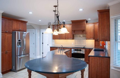 Dalton Haus | Entire House with Parking | Ideal for Long Stays!