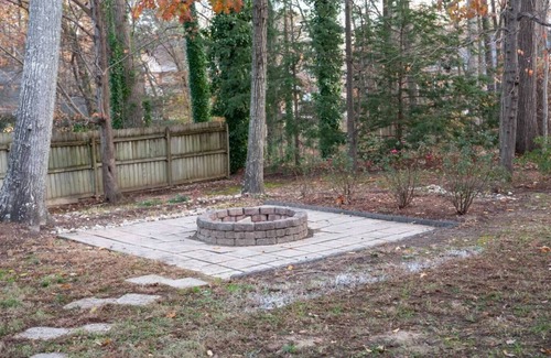 Dalton Haus | Entire House with Parking | Ideal for Long Stays!