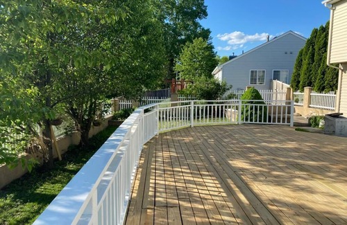 Round Lake Beach Haus | Entire Lake Villa Home!