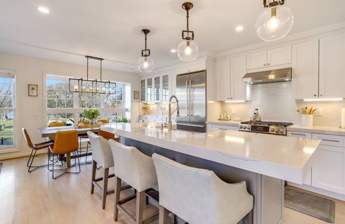 Old Town Alexandria Haus | Entire Riverside and Parkside Home in the Heart of Old Town, with Parking!