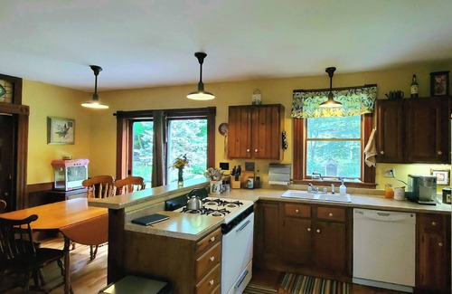 Jay Sonstige | Entire Rustic Farmhouse minutes from Jay Peak