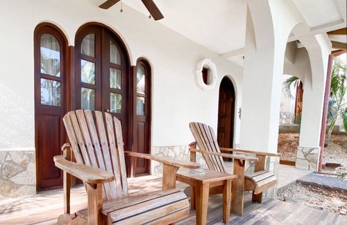 Tamarindo Villa | Haus in Wohnanlage, 2 Bd, 2 & 1/2 Bad, Pool, Sandstrand