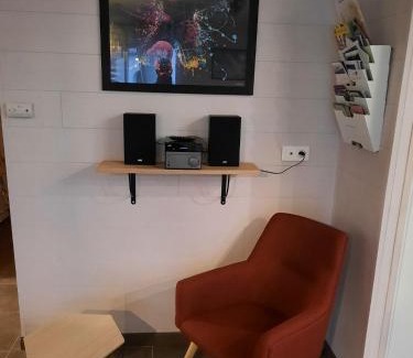 Baresia-sur-l'Ain Haus | Entre Lacs Et Montagnes , Maison individuelle,lits préparés, parking et ménage inclus