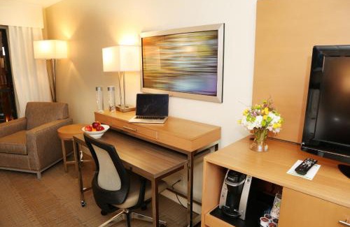 Mansfield Hotel | enVision Hotel & Conference Center Mansfield-Foxboro