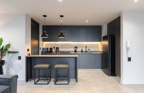 Lalinde Wohnung | |EP| Spacious Apt with AC, Workspace, Views