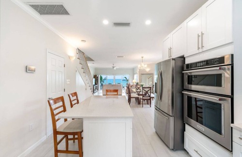 Northwest Point Wohnung | Oceanfront | 3 King Bed | Diving | Macabuca | Pool