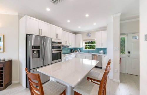 Northwest Point Wohnung | Oceanfront | 3 King Bed | Diving | Macabuca | Pool