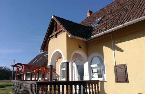 Csode Wohnung | Erdőgyöngye Vendégház CSÖDE