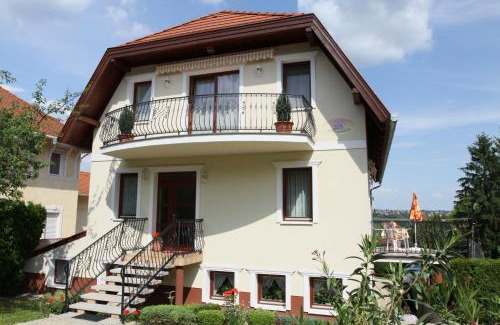 Heviz Wohnung | Erika Apartmanházak