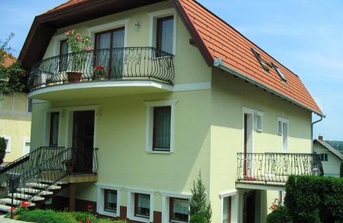 Heviz Wohnung | Erika Apartmanházak