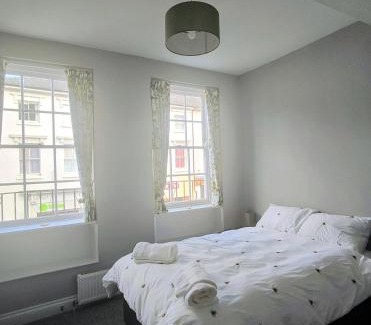 Ross-on-Wye Bed & Breakfast | Esca Restaurant With Rooms