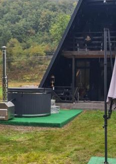 Remeti Skihütte | Escape Remeti - Aframe by the River