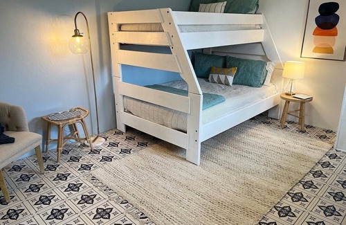 Roach Haus | Escape to Edgewater, a perfect 3-bdr lake front family oasis