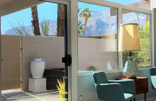 Racquet Club Estates Eigentumswohnung | Entfliehen Sie nach Palm Springs Paradise