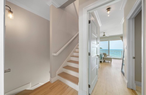 Palm Cay Haus | Escape to Paradise at Oceanfront Dreams - Your Idyllic Coastal Haven!
