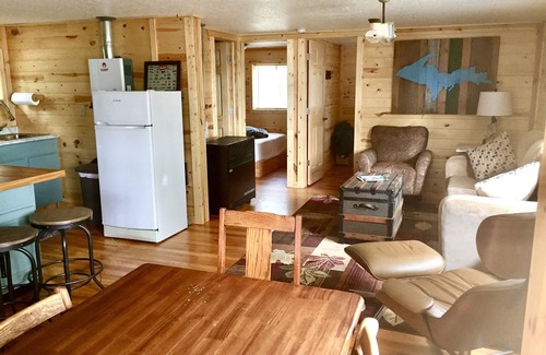 Newberry Resort | Culhane Lake Resort vom Netz im Paradies mit dem Komfort von zu Hause.