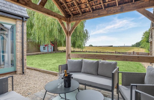 Stalbridge Hütte | 4 Schlafzimmer Unterkunft in Stalbridge, near Sturminster Newton