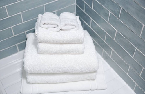 Buxton Bed & Breakfast | Escape to the countryside.. Make impromptu plans & forget the world for a while.