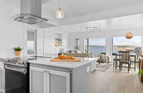 Smith River Haus | Escape to "The VUE" A Waterfront Gem with Hot Tub