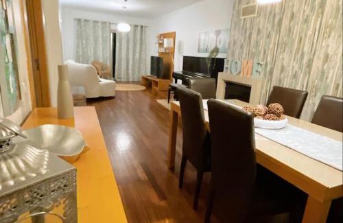 Campo e Sobrado Wohnung | Espaçoso T3 com terraço & churrasqueira