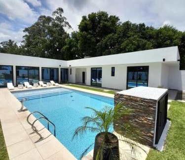 Riachuelo Haus | Espectacular Casa Quinta en Riachuelo Cts