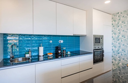 Espinho Wohnung | Espinho Sunny Vibes & Balcony with Pool