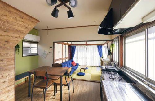 Kameari Wohnung | Est house KAMEARI -Entire Tokyo House with Direct Bus Access to Airport and Disney in a Peaceful Local Neighborhood with 24 Hour Shops and Dining Options-
