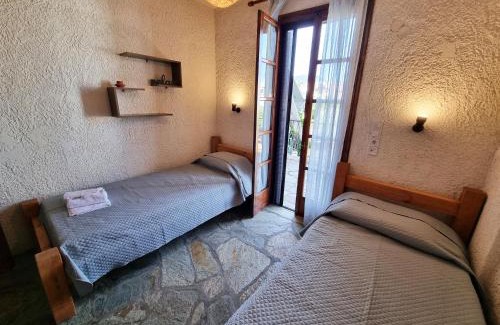 Glyfa Haus | Evan's Suite