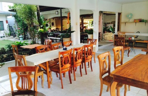 Basdiot Hotel | Eve's Kiosk Dive Resort