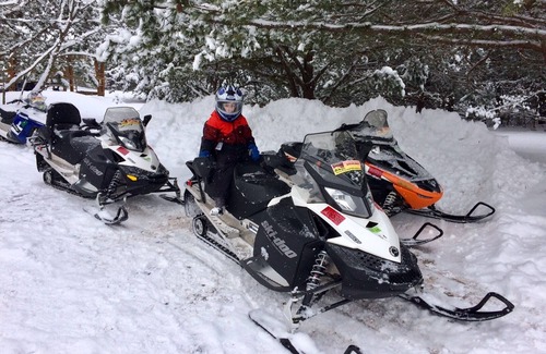 Thompsonville Kabine | Evergreen Cottage near Crystal Mtn