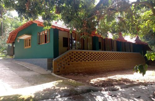 Nakur Sirangala Haus | Evergreen Emerald