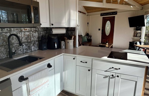 Big Canoe Kabine | Evergreen treehouse in Big Canoe