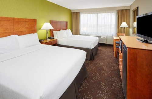 Matteson Haus | Everything You Need for Your Illinois Trip! 3 Classy Units, Free Parking, Dining