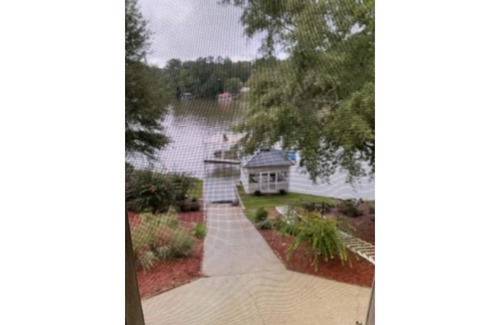 Wedowee Haus | EVERYTHING YOU NEED IN A VACATION HOME WITH BEAUTIFUL DOCK WITH SUNNING DECK!